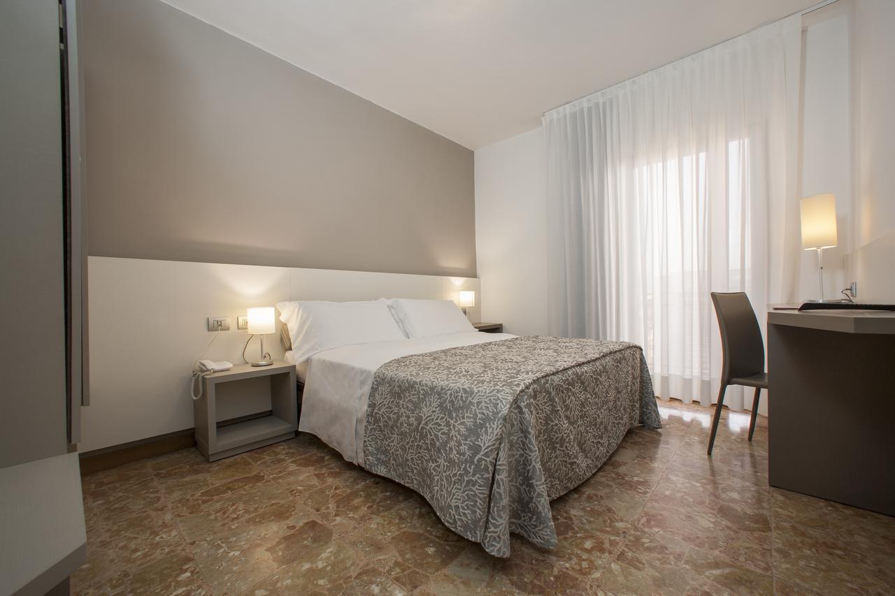Hotel Sofia Лидо-ди-Езоло Экстерьер фото